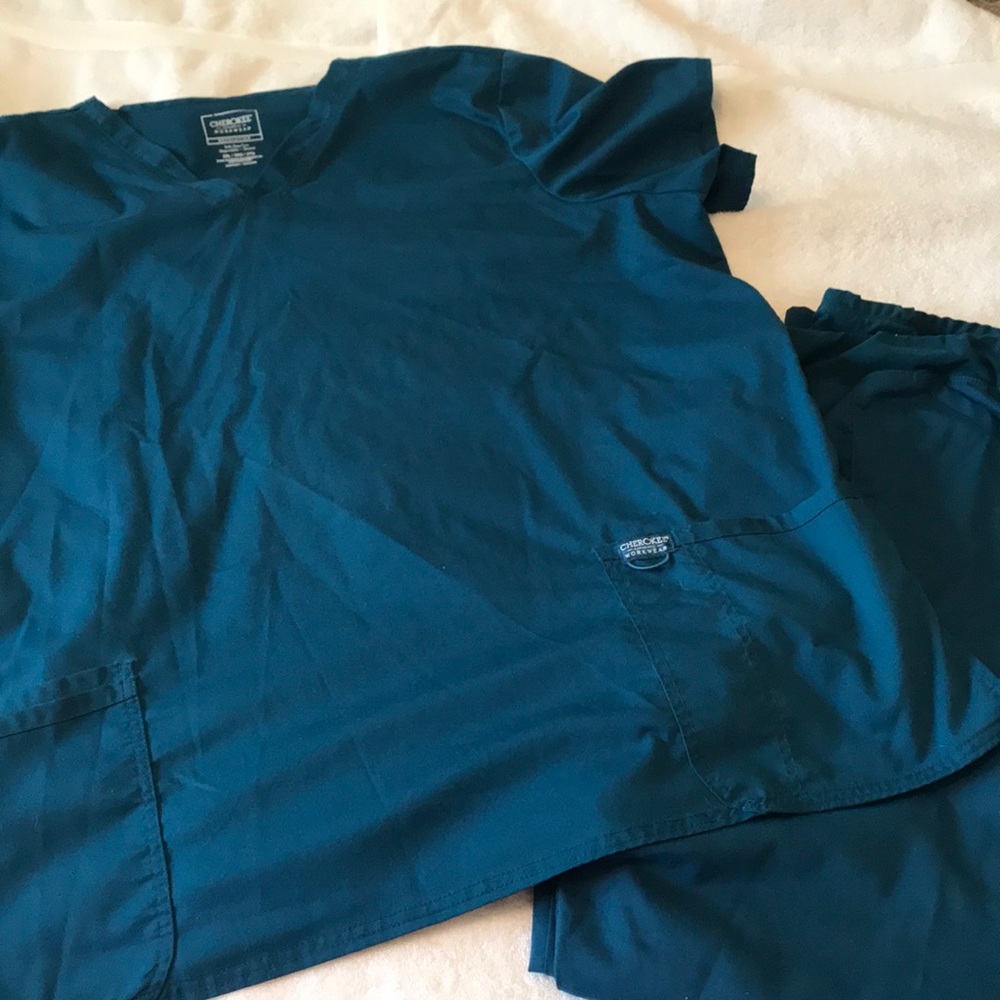 Cherokee Scrub Set